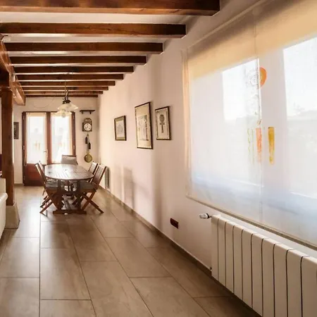 Holiday home Casa Con Jacuzzi Mompia