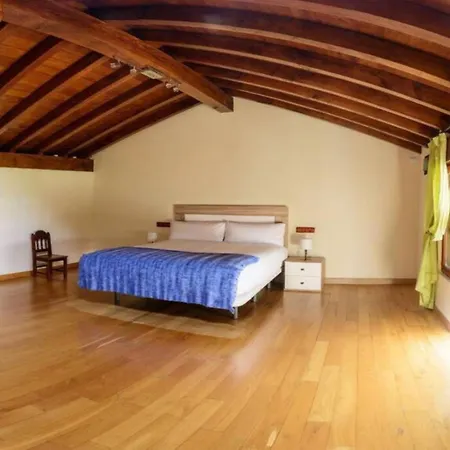 Holiday home Casa Con Jacuzzi Mompia