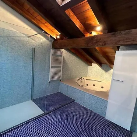 Casa Con Jacuzzi * Mompia